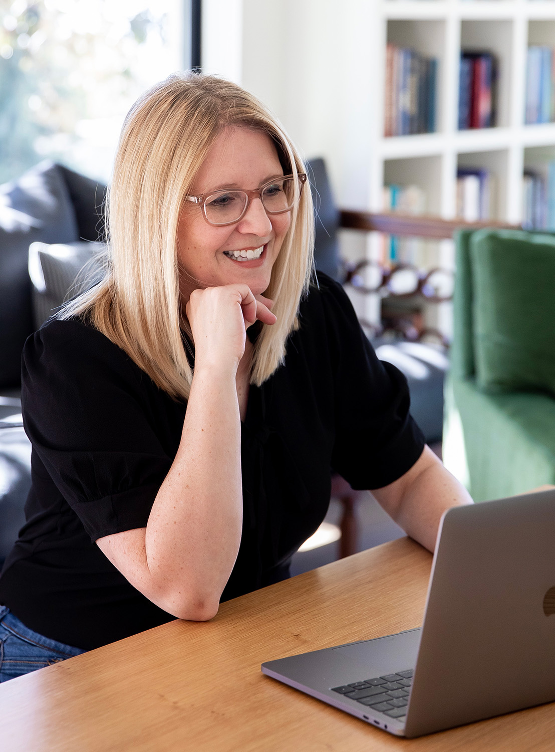 Natalie Stillman-Webb working on her computer